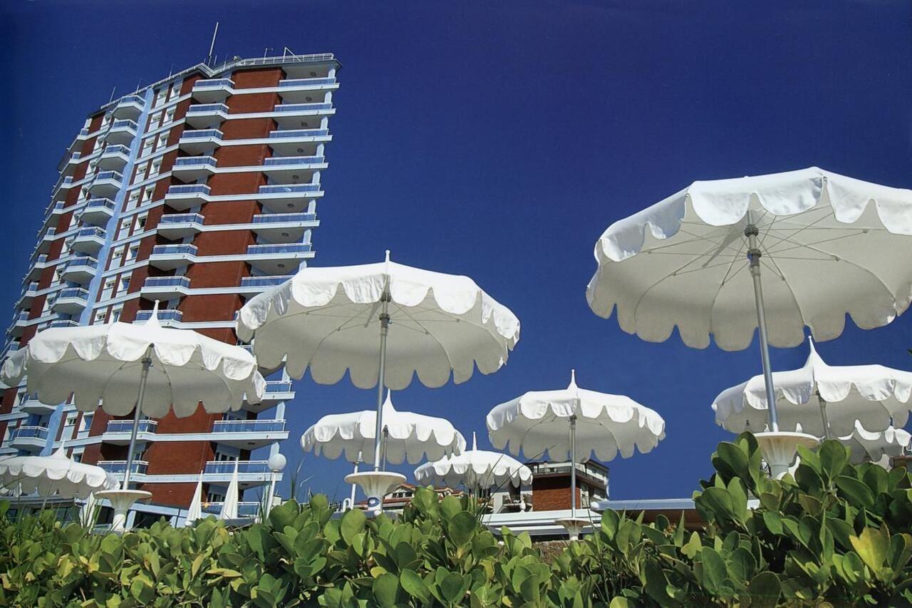 Hotel Caravelle&Minicaravelle Лідо-ді-Єзоло Екстер'єр фото