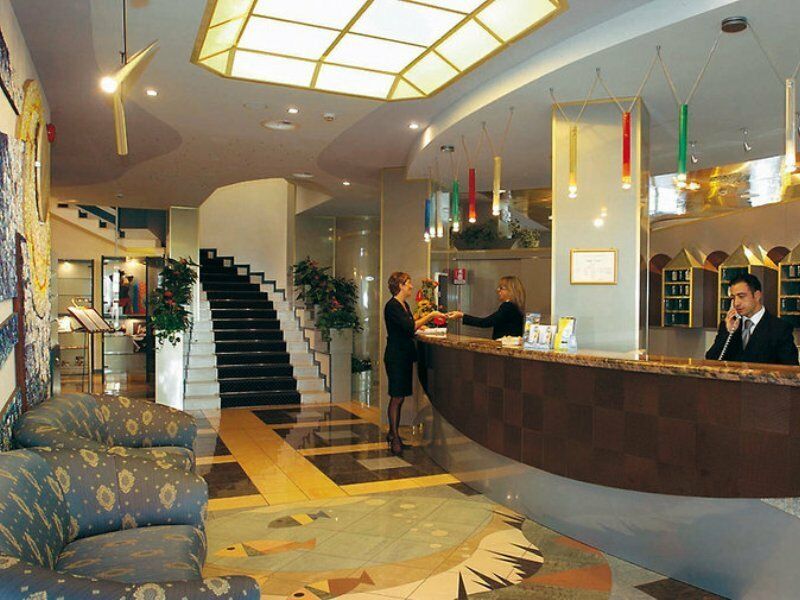 Hotel Caravelle&Minicaravelle Лідо-ді-Єзоло Екстер'єр фото